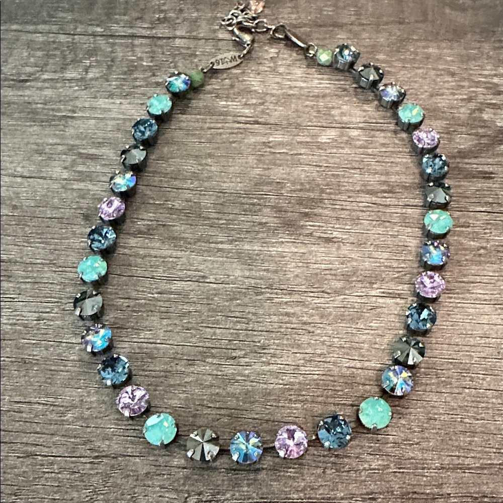 Sabika highlights fun choker